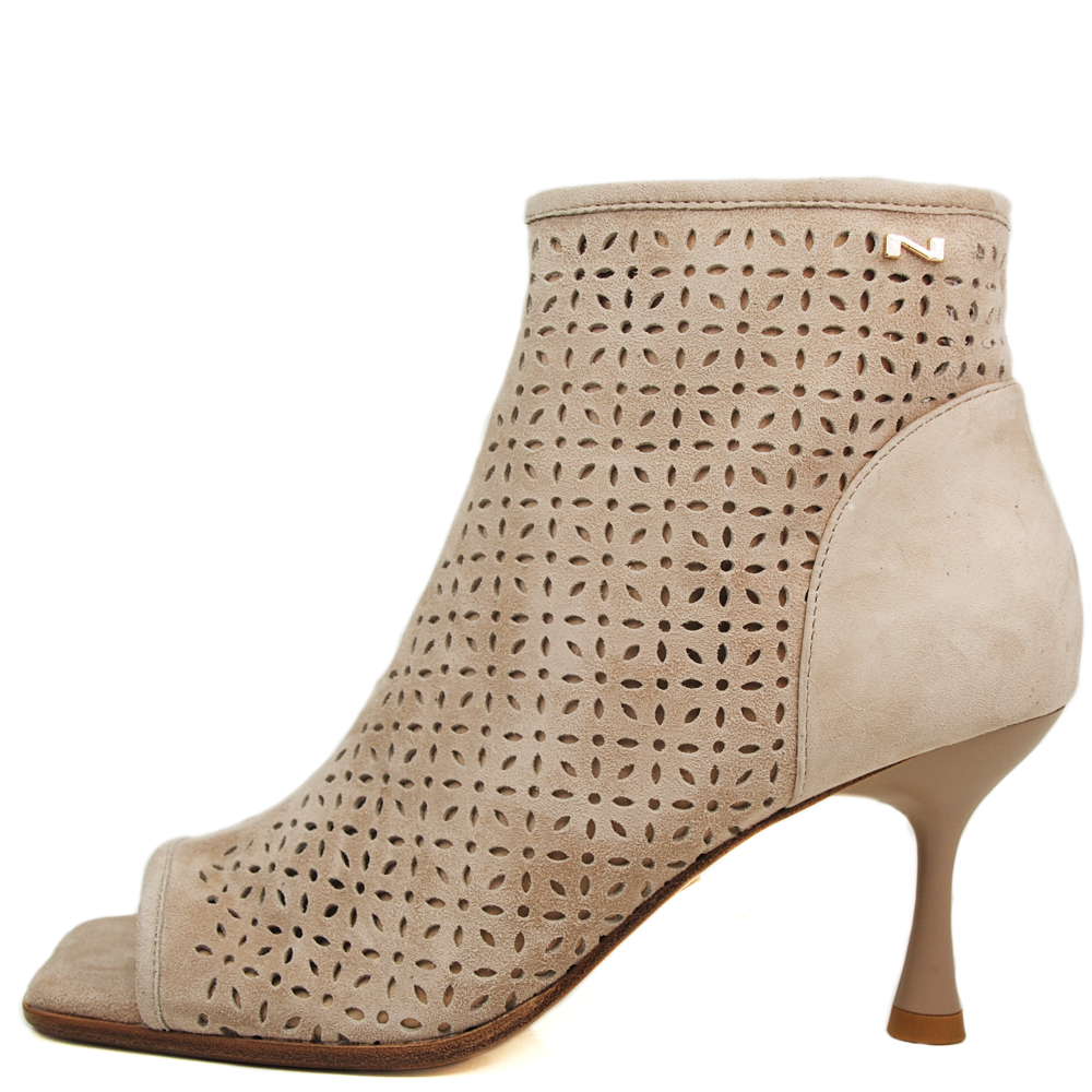 NATHAN BAUME Enkellaars 261 N47 42